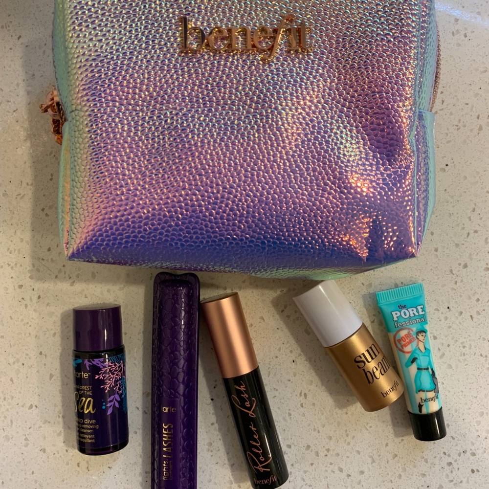 Benefit Cosmetics Sampler Kit